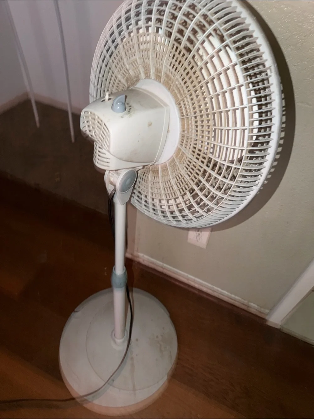 White Pedestal Floor Fan for Home Cooling